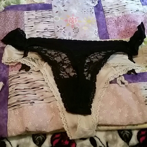 Brand new pair of thongs - Picture 2 of 2
